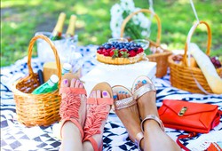 summer-outfit-picnic-ideas-tips-6pm-women-s-clothing-pickups