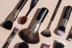 8-must-have-makeup-brushes-for-flawless-looks-full-list